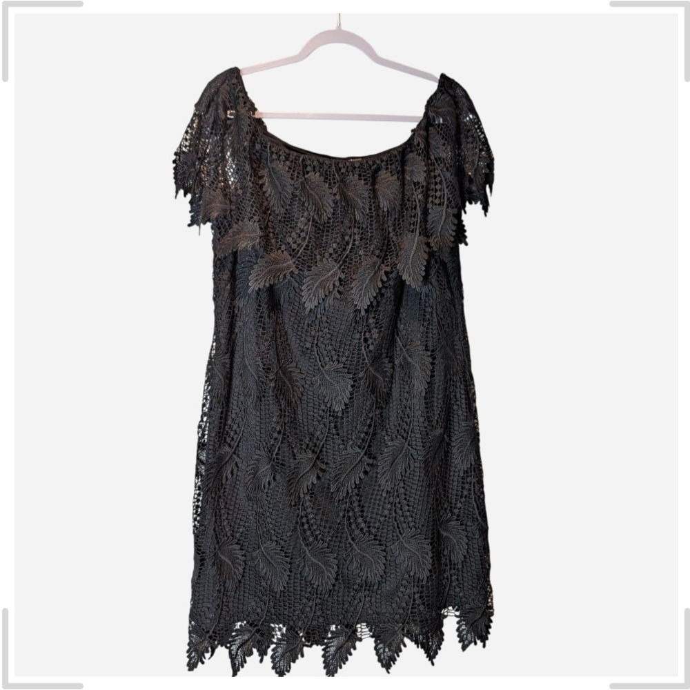 Adrianna Papell Black Textured Fabric